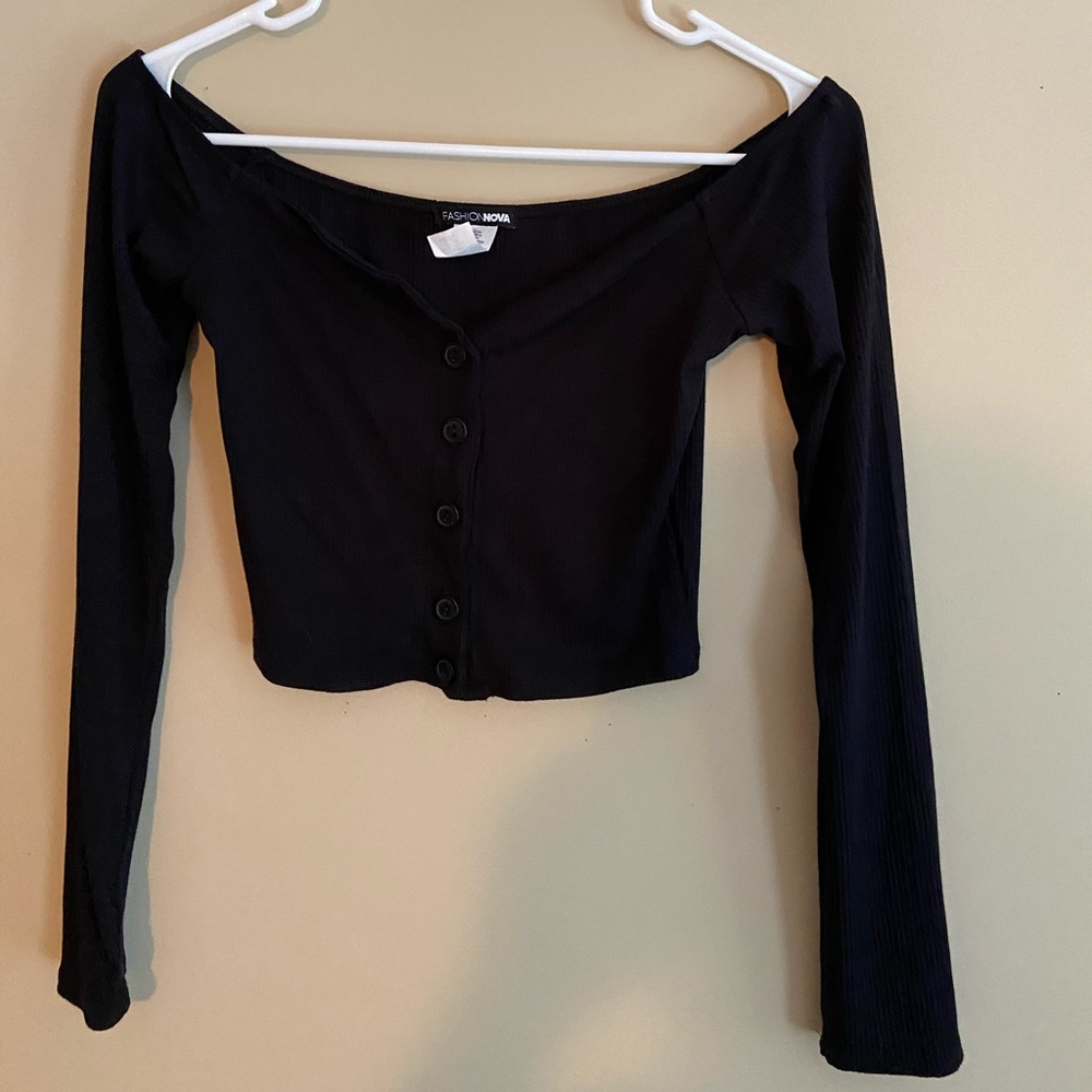 Black off the shoulder cropped shirt